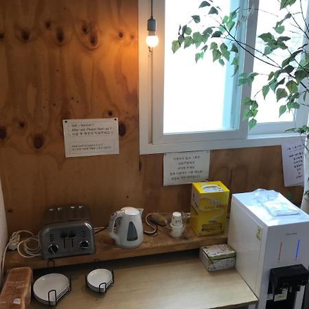 Huga Haus Vandrarhem Seoul Exteriör bild